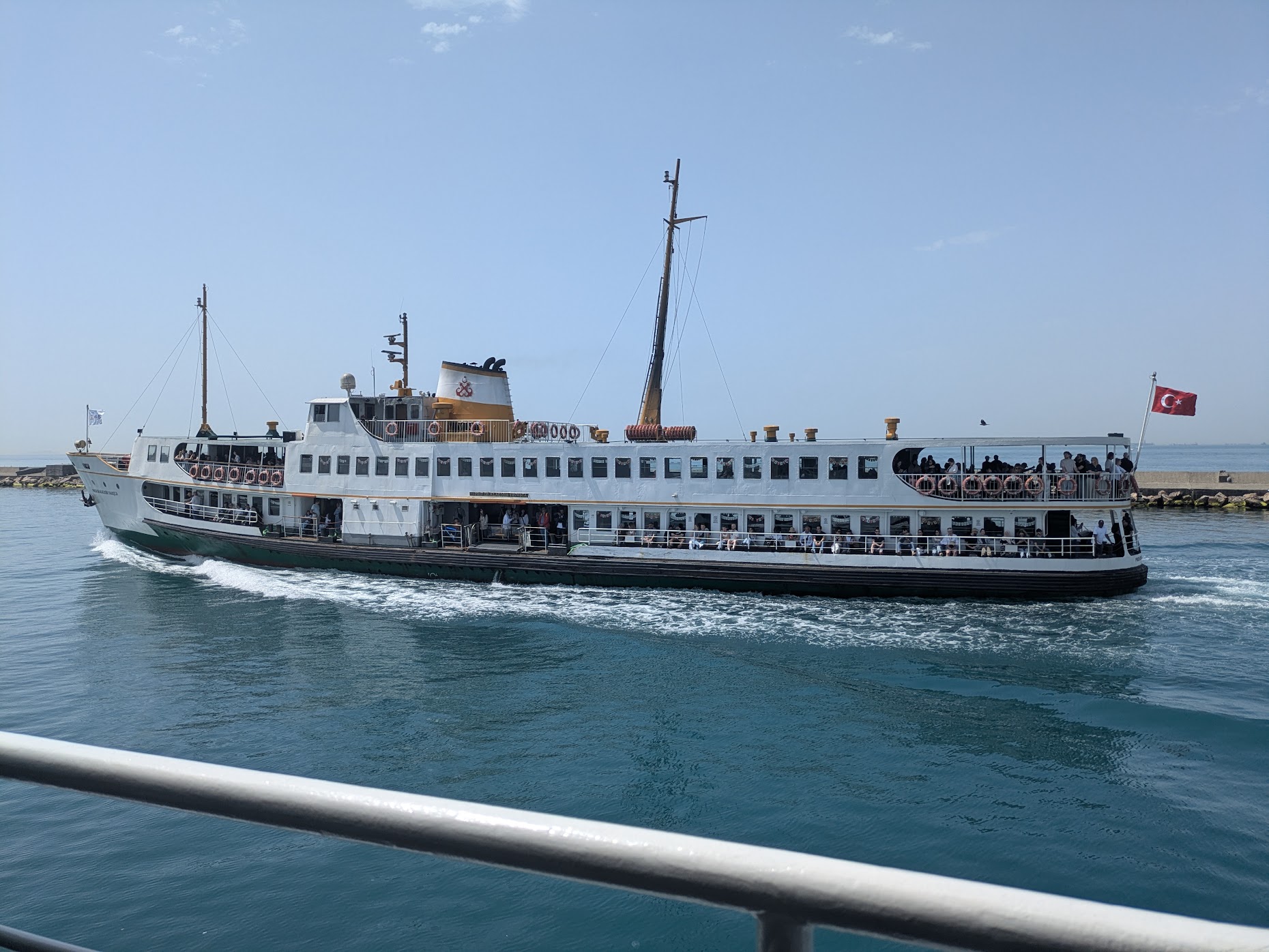 Istanbul, changer de continent : vapur, ponts, Marmaray