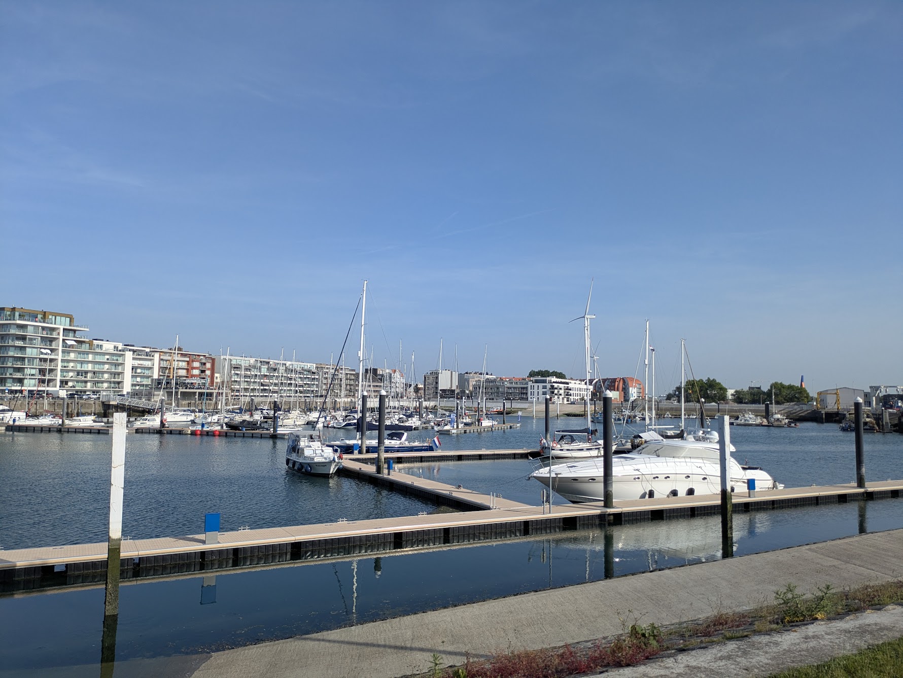 Zeebrugge: marina, epicureans &amp; Visserskruis — Metis Maven